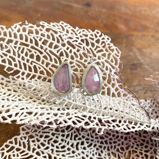 Ready to ship - Mismatch Sapphire Studs Geometric Pink Umba Sapphire Rose Cut Earrings Hand Set in Sterling Silver - vintage cut