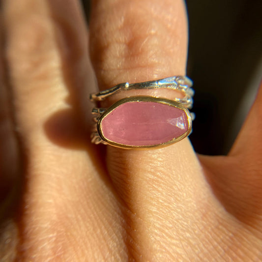 Organic, rosecut Pink Umba Sapphire in 18k Gold & Silver - Sea Collection